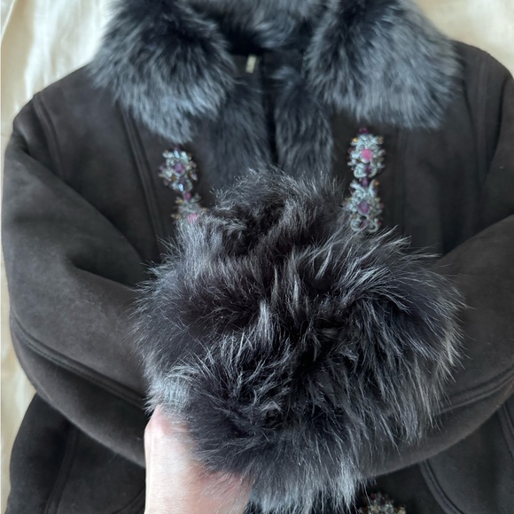 Elie Tahari 100% shearling jacket, dark brown, size M. - Picture 3 of 15